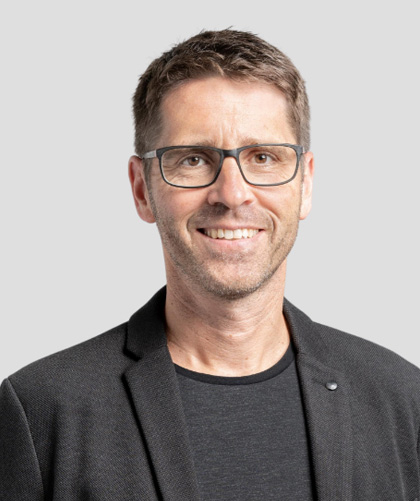 Hier siehst du deine Ansprechperson, Mag. Bernd Maier, CEO @ Rubikon Werbeagentur, zertifizierter KMU Digital Berater, der dich bei geförderten Digitalprojekten unterstützen kann.